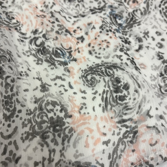 Torrid Gray and White Blouse - Picture 7 of 9